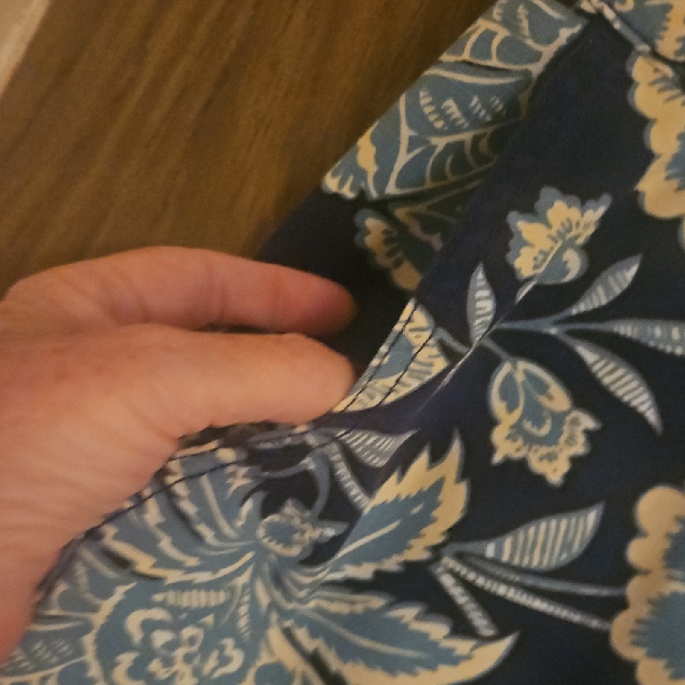 NWOT Tommy Hilfiger Capris - Picture 3 of 6